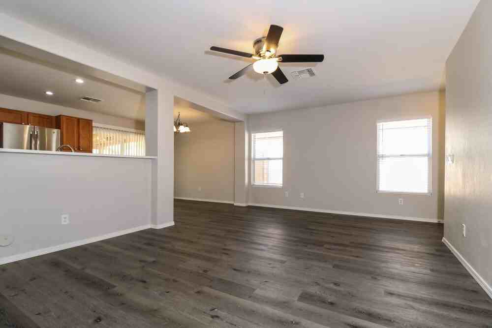 12637 W Bloomfield Rd - Photo 4 of 15