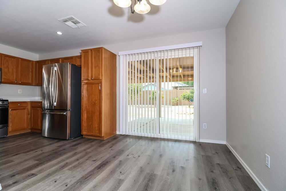 12637 W Bloomfield Rd - Photo 5 of 15