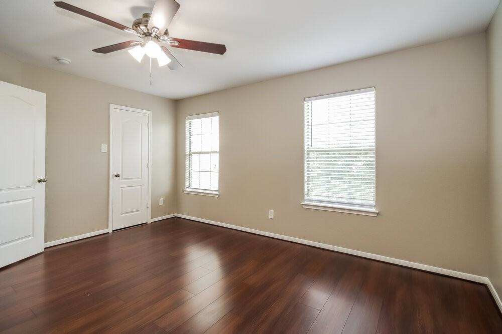 4601 Clemwood Ln - Photo 4 of 22