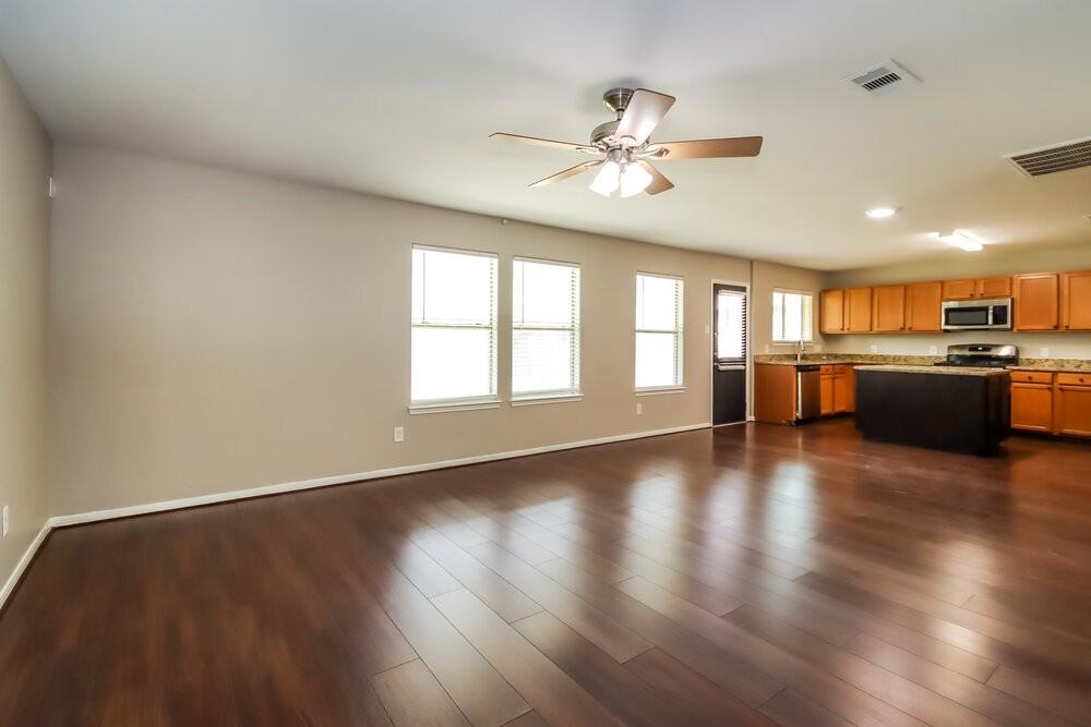 4601 Clemwood Ln - Photo 5 of 22