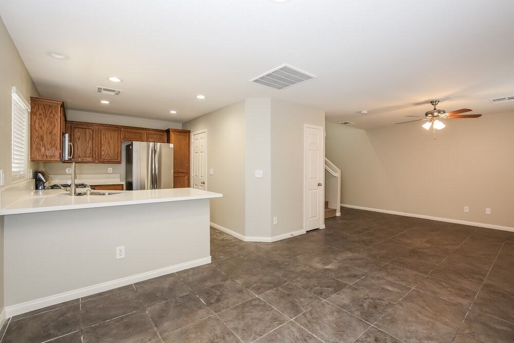 9453 Milkweed Canyon Ave - Photo 6 of 17