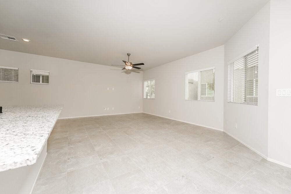 7453 Garnet Moon St - Photo 5 of 17