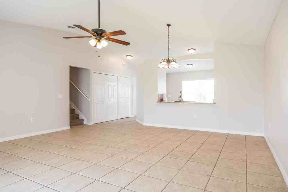 221 Timbercreek Pines Cir - Photo 3 of 14