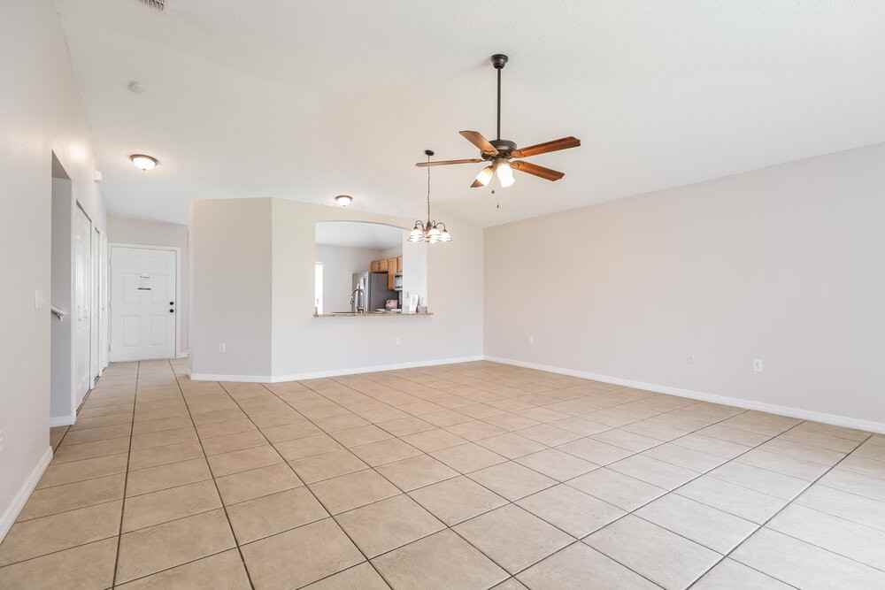 221 Timbercreek Pines Cir - Photo 4 of 14