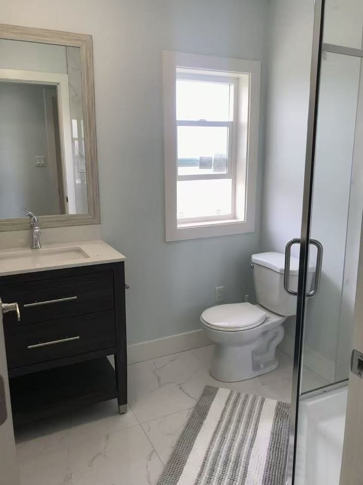 14366 84a Ave #1 - Photo 5 of 6