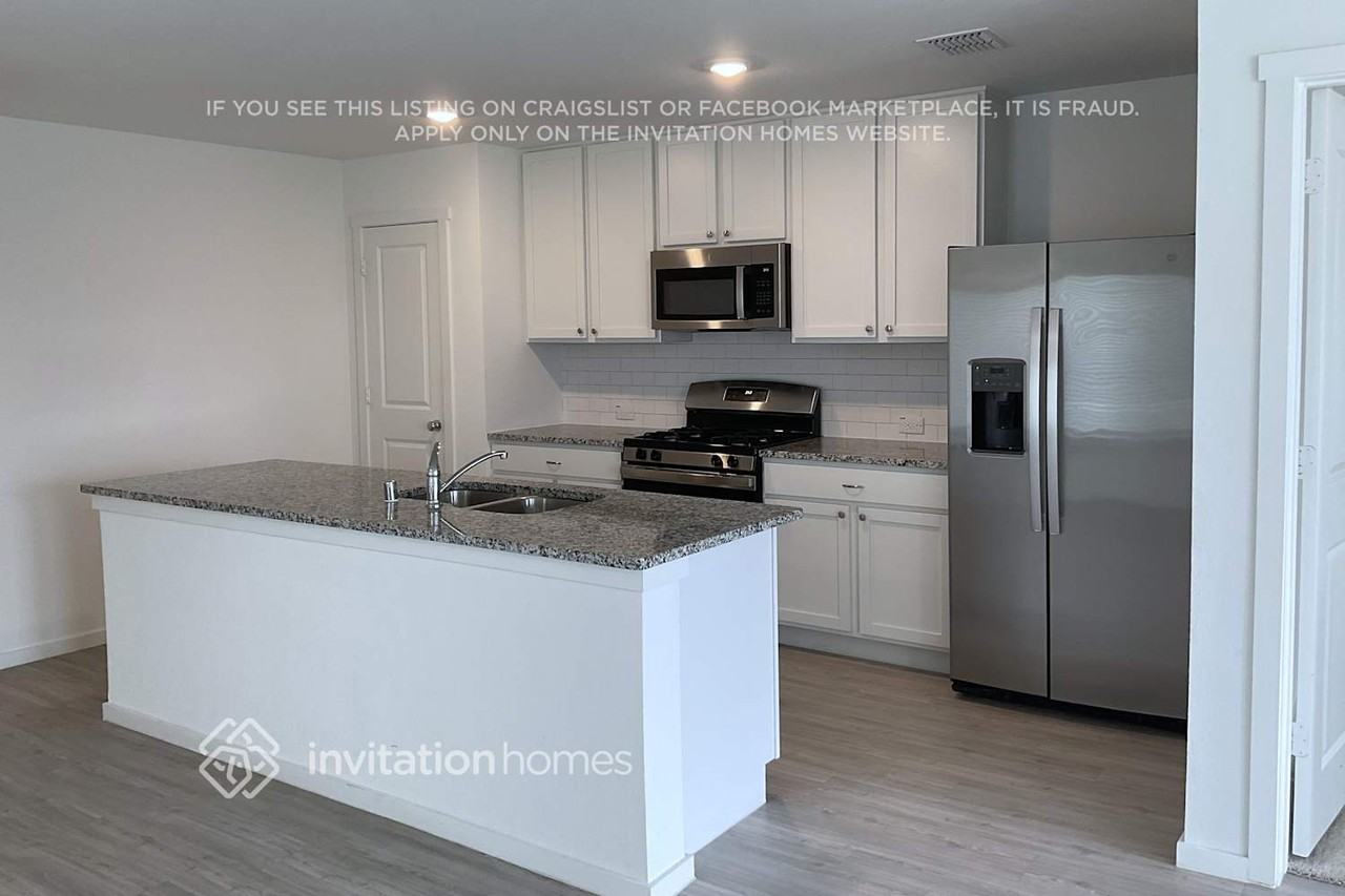 7109 Landings Edge Rd - Photo 4 of 19