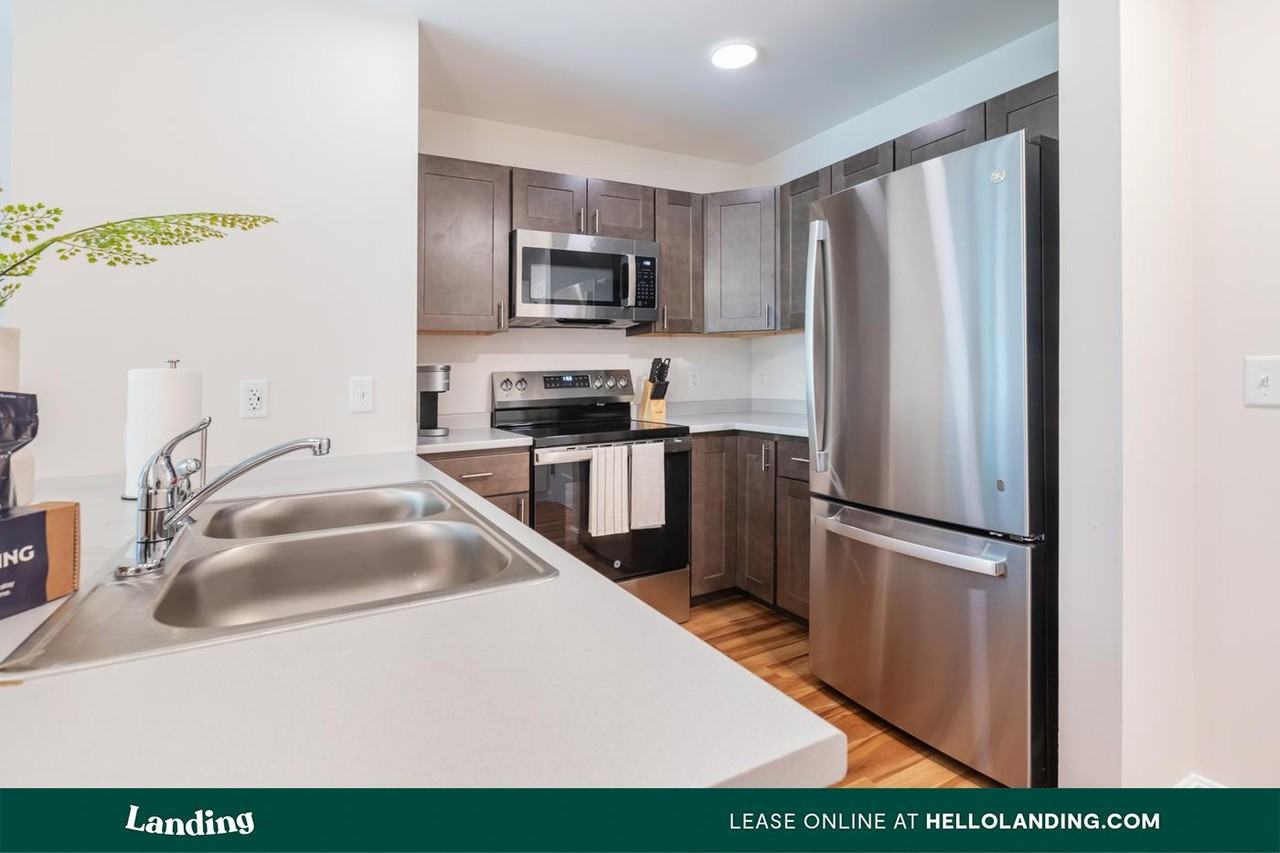 375 Autumn Pond Way - Photo 4 of 50
