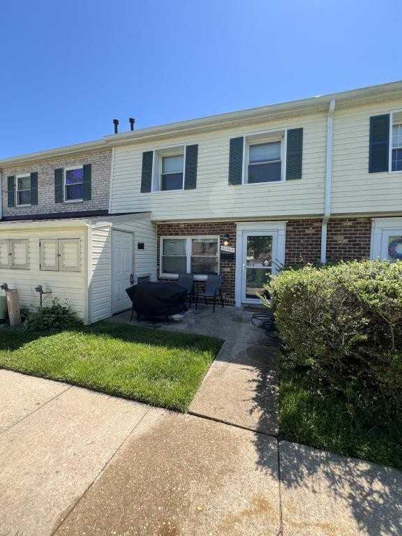 9220 Bridle Path Ln - Photo 2 of 22
