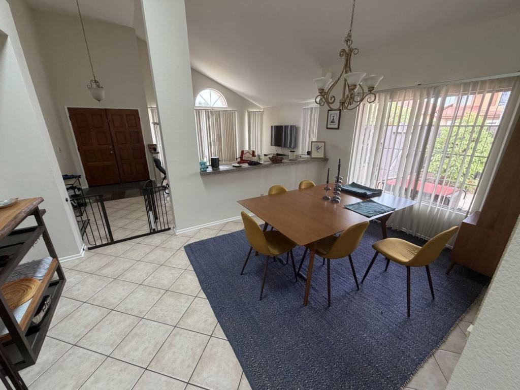 11995 Thomas Hayes Ln - Photo 4 of 15