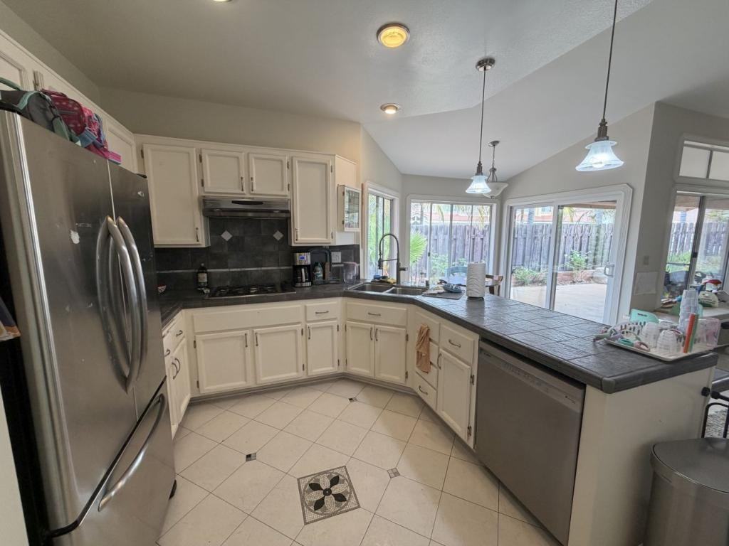 11995 Thomas Hayes Ln - Photo 7 of 15