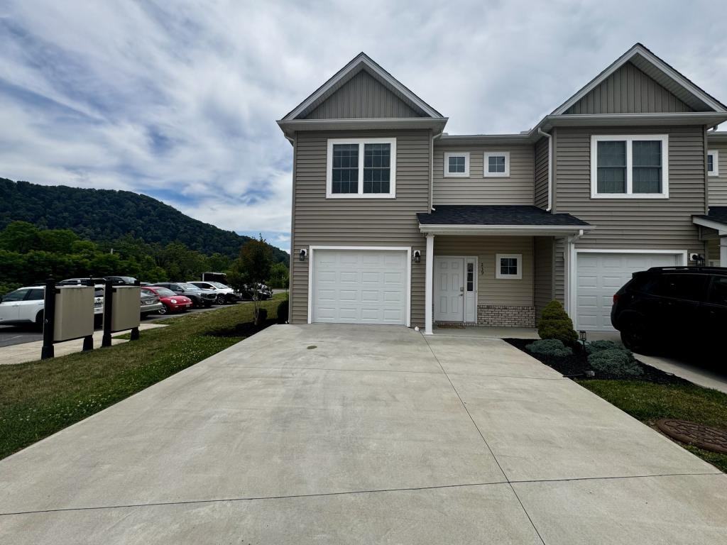 239 Louise Ln - Photo 2 of 24