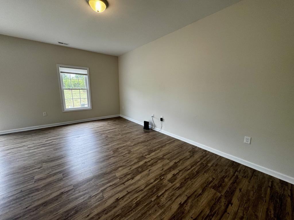 239 Louise Ln - Photo 6 of 24