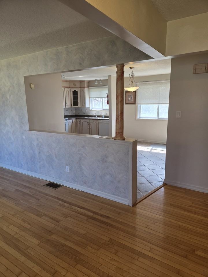 6880 Rocque Street - Photo 5 of 14