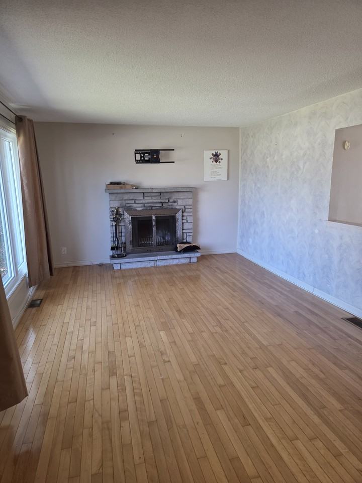 6880 Rocque Street - Photo 7 of 14