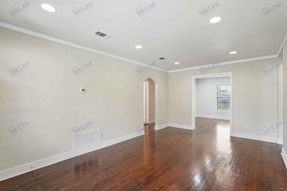 4710 Wateka Dr - Photo 3 of 10