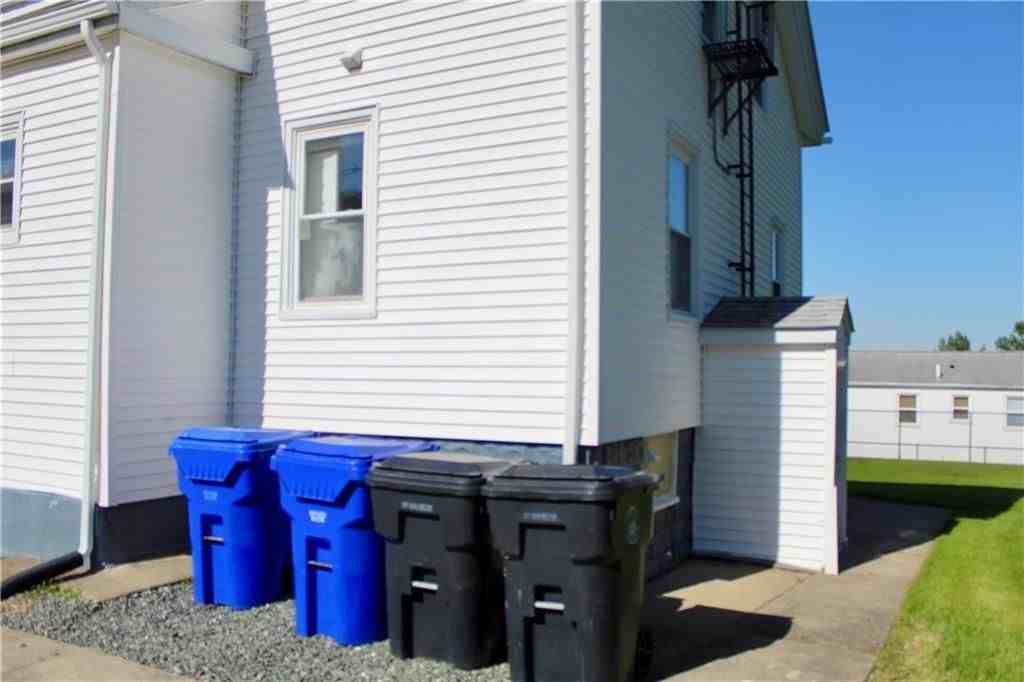 204 Lewis St - Photo 3 of 27