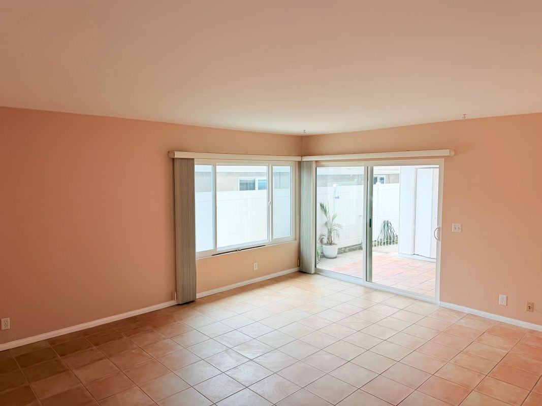 111 Avenida Del Poniente - Photo 3 of 11