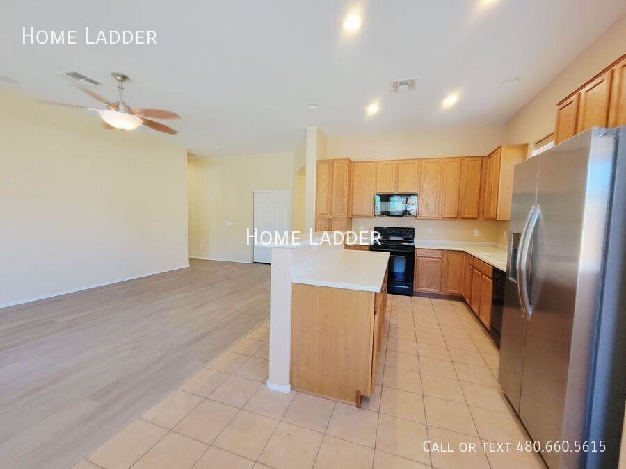 8348 W Andrea Dr - Photo 4 of 18