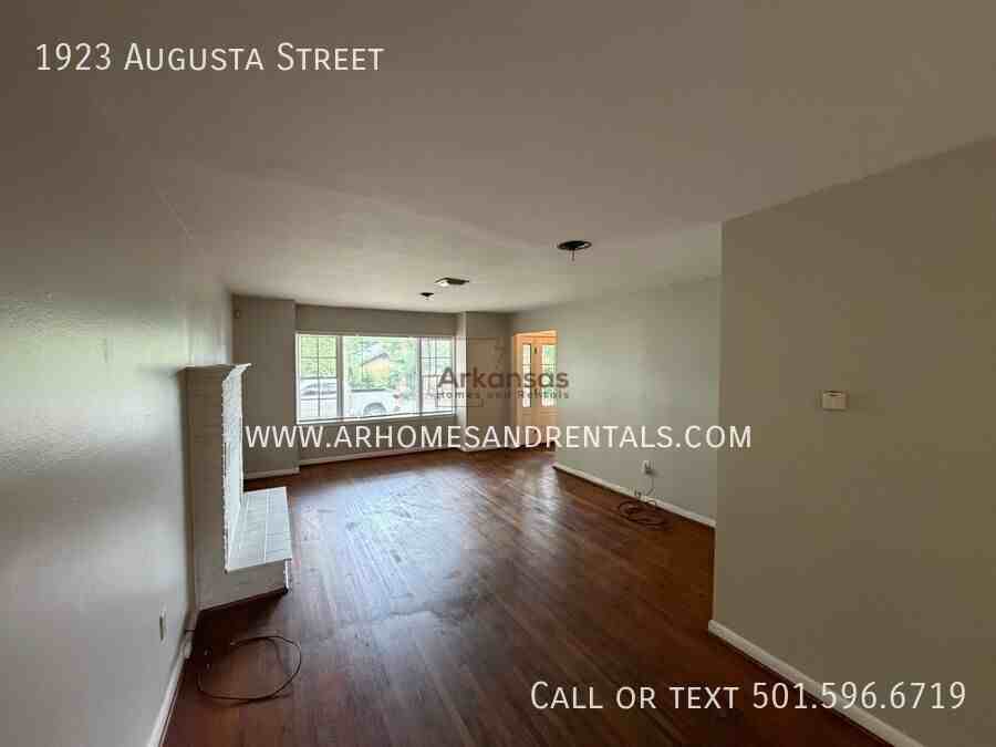 1923 Augusta St - Photo 3 of 13