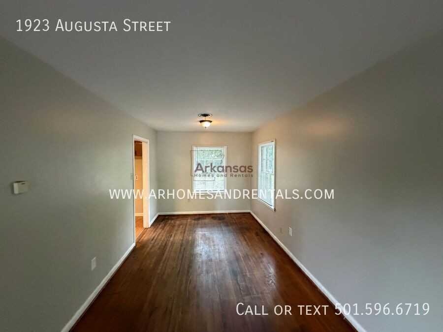 1923 Augusta St - Photo 4 of 13