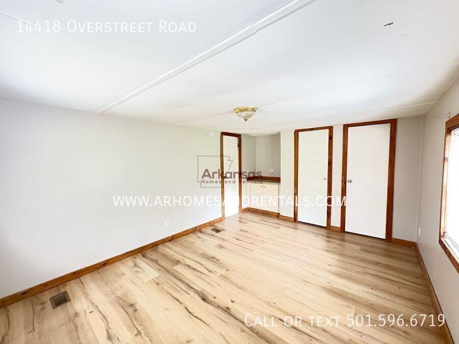 14418 Overstreet Rd - Photo 3 of 10