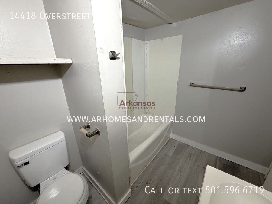 14418 Overstreet Rd - Photo 7 of 10
