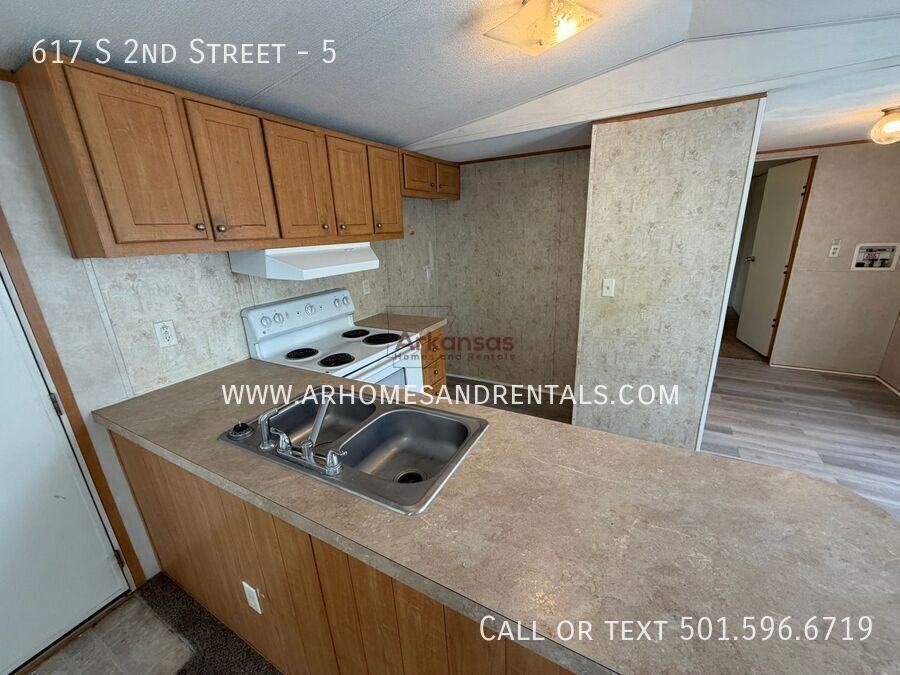 617 S 2nd St #5 - Photo 4 of 10