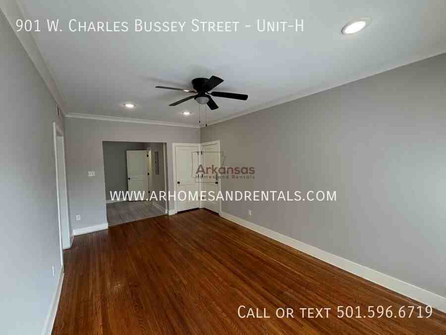 901 W Charles Bussey Ave #H - Photo 3 of 10