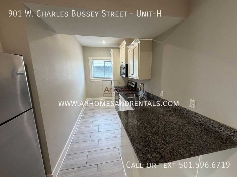 901 W Charles Bussey Ave #H - Photo 4 of 10