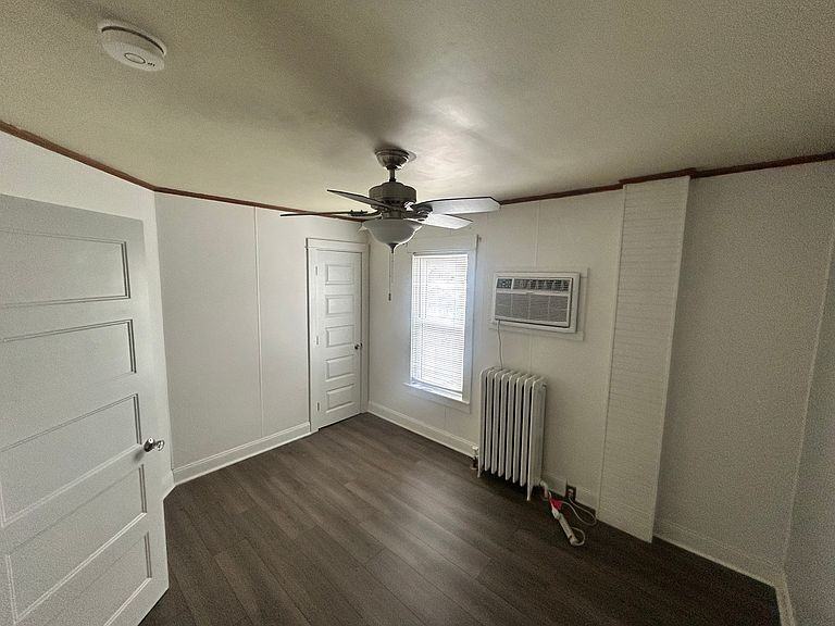 1004 70th Street - Photo 4 of 14