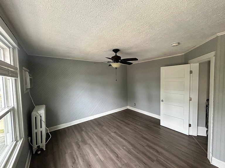 1004 70th Street - Photo 6 of 14