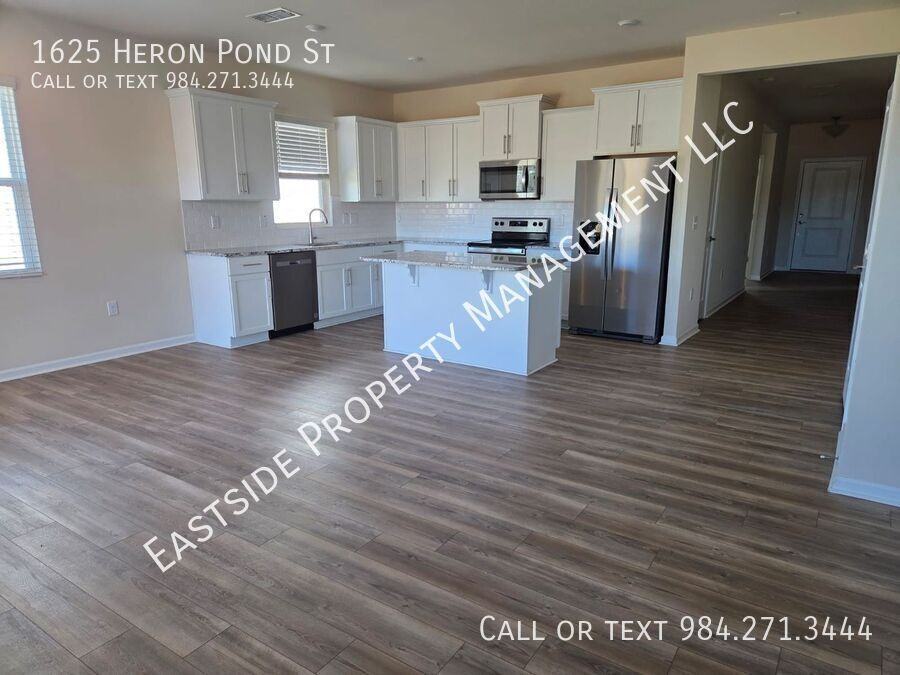 1625 Heron Pond St - Photo 3 of 15