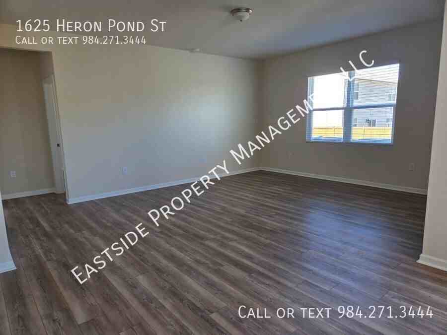 1625 Heron Pond St - Photo 5 of 15