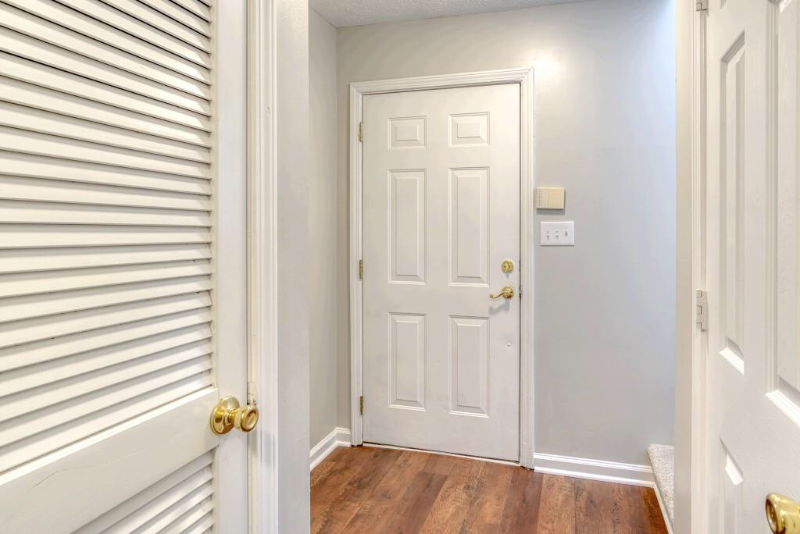 3036 Regal Park Ct - Photo 4 of 33