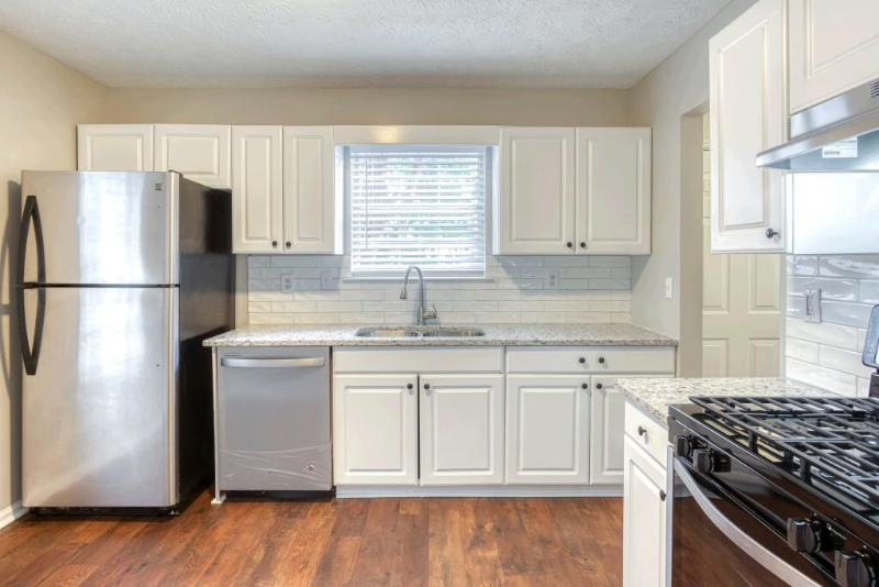 3036 Regal Park Ct - Photo 7 of 33