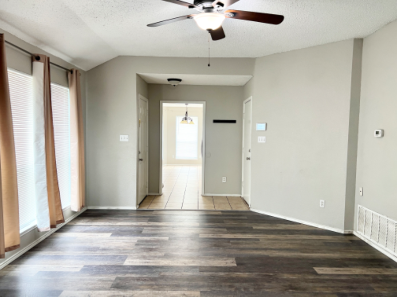 6800 Beaty St - Photo 6 of 15