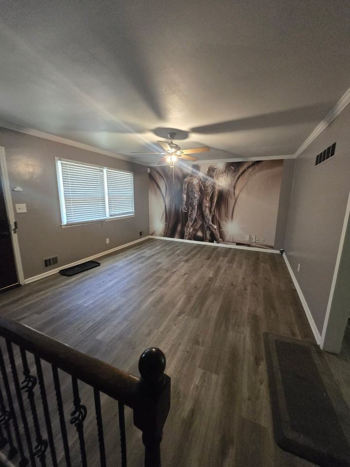 9809 Wallace Ave - Photo 2 of 11