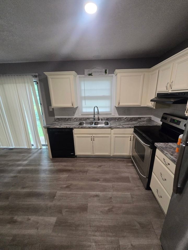9809 Wallace Ave - Photo 7 of 11