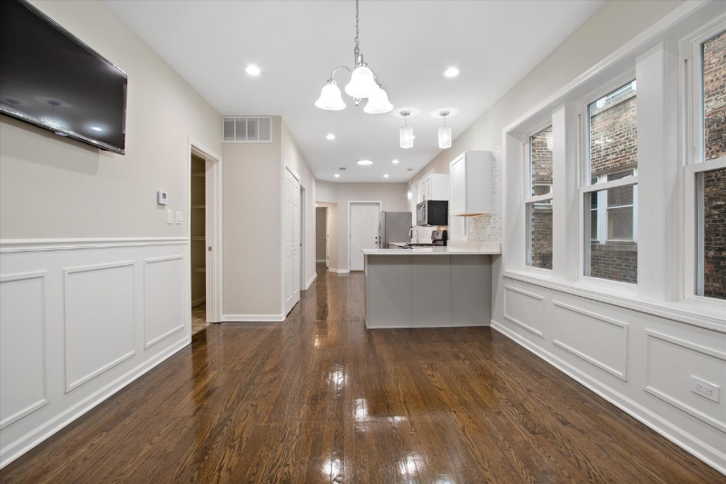 7836 S Kingston Ave #2 - Photo 4 of 12