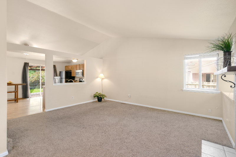 31 Sweeney St - Photo 6 of 25