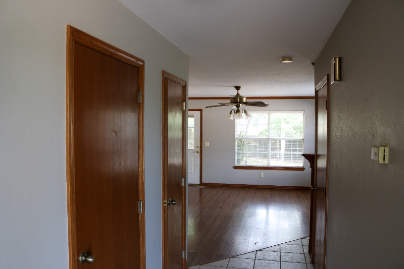 2929 E Sterling Ct - Photo 4 of 34