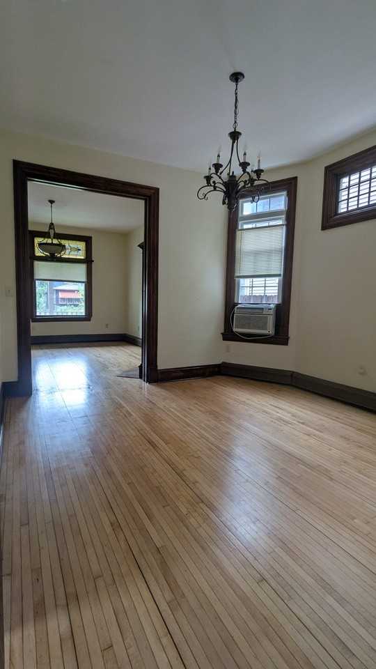 808 Iglehart Ave - Photo 3 of 15