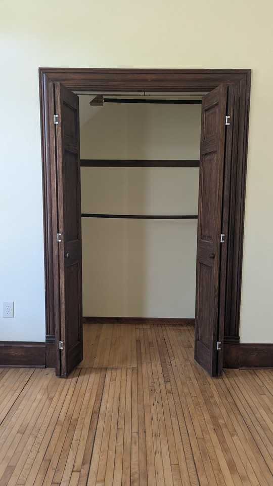 808 Iglehart Ave - Photo 6 of 15