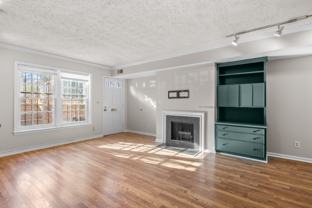 1957 1/2 Calvert St Nw - Photo 1 of 1