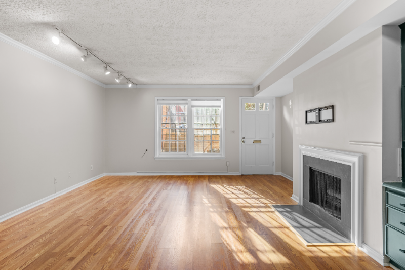 1957 1/2 Calvert St Nw - Photo 2 of 16