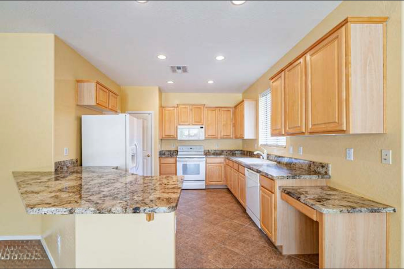 201 W Roadrunner Dr - Photo 5 of 20