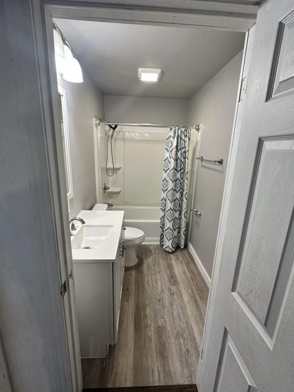 802 E 4th St - Photo 4 of 7