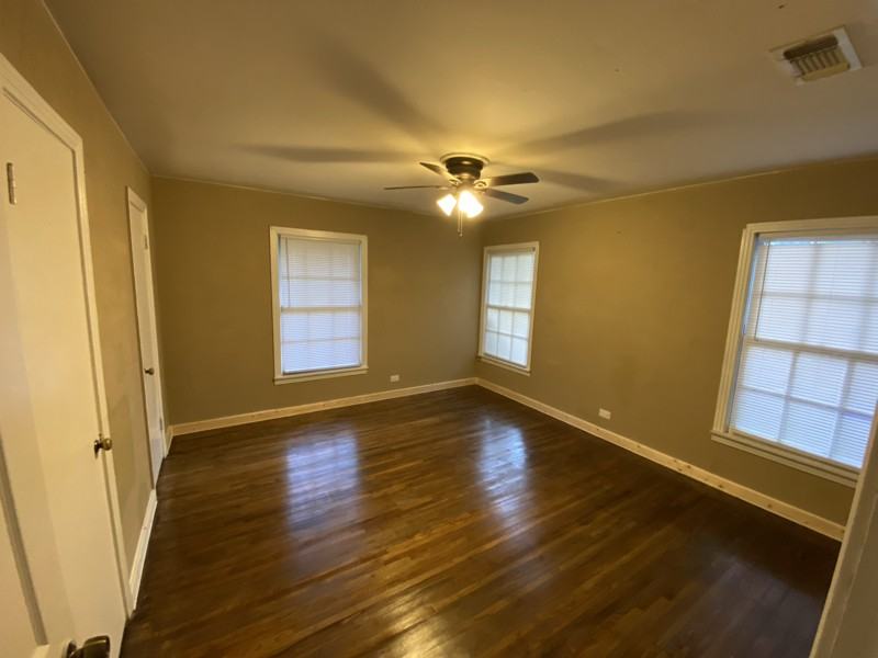 802 E 4th St - Photo 5 of 7