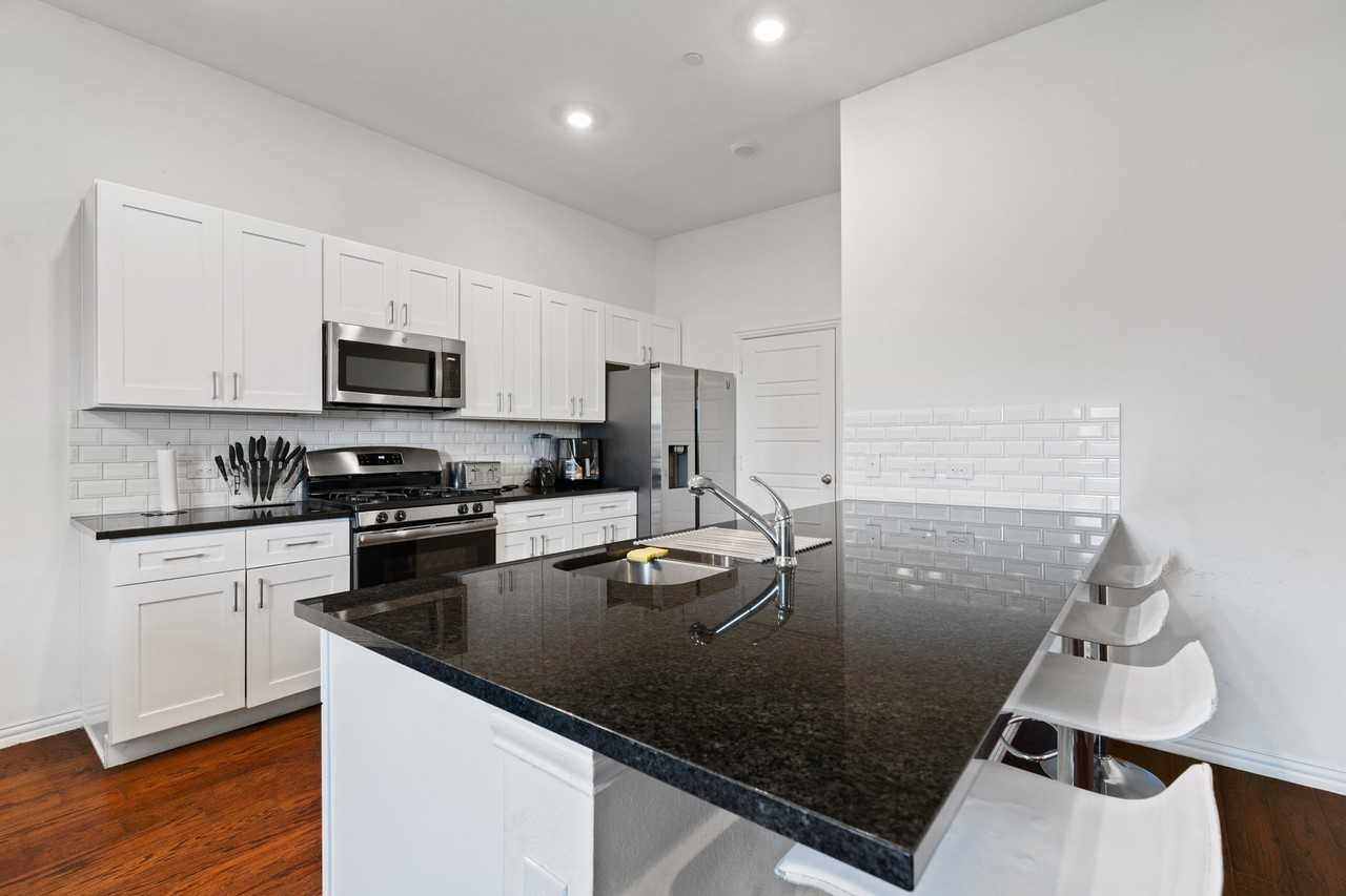 1939 Bethlehem St - Photo 6 of 19