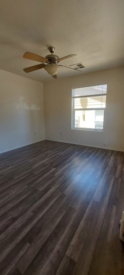 1465 Gleason Ave - Photo 4 of 17